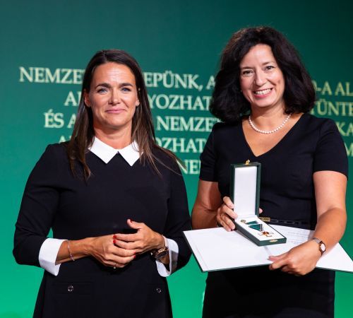 Magyar Érdemrend Lovagkeresztje kitüntetést kapott Fűrész Tünde, a KINCS elnöke
